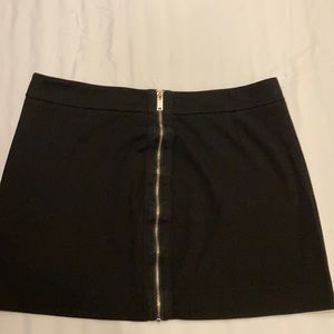 DKNYC black mini skirt w zipper. Size 10